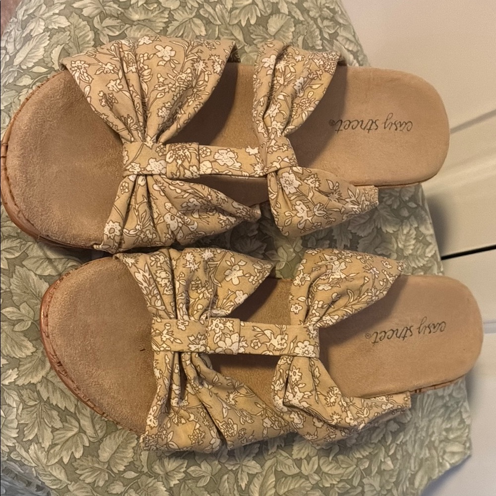 Easy Street Amberlee Platform Slide Sandals size 8